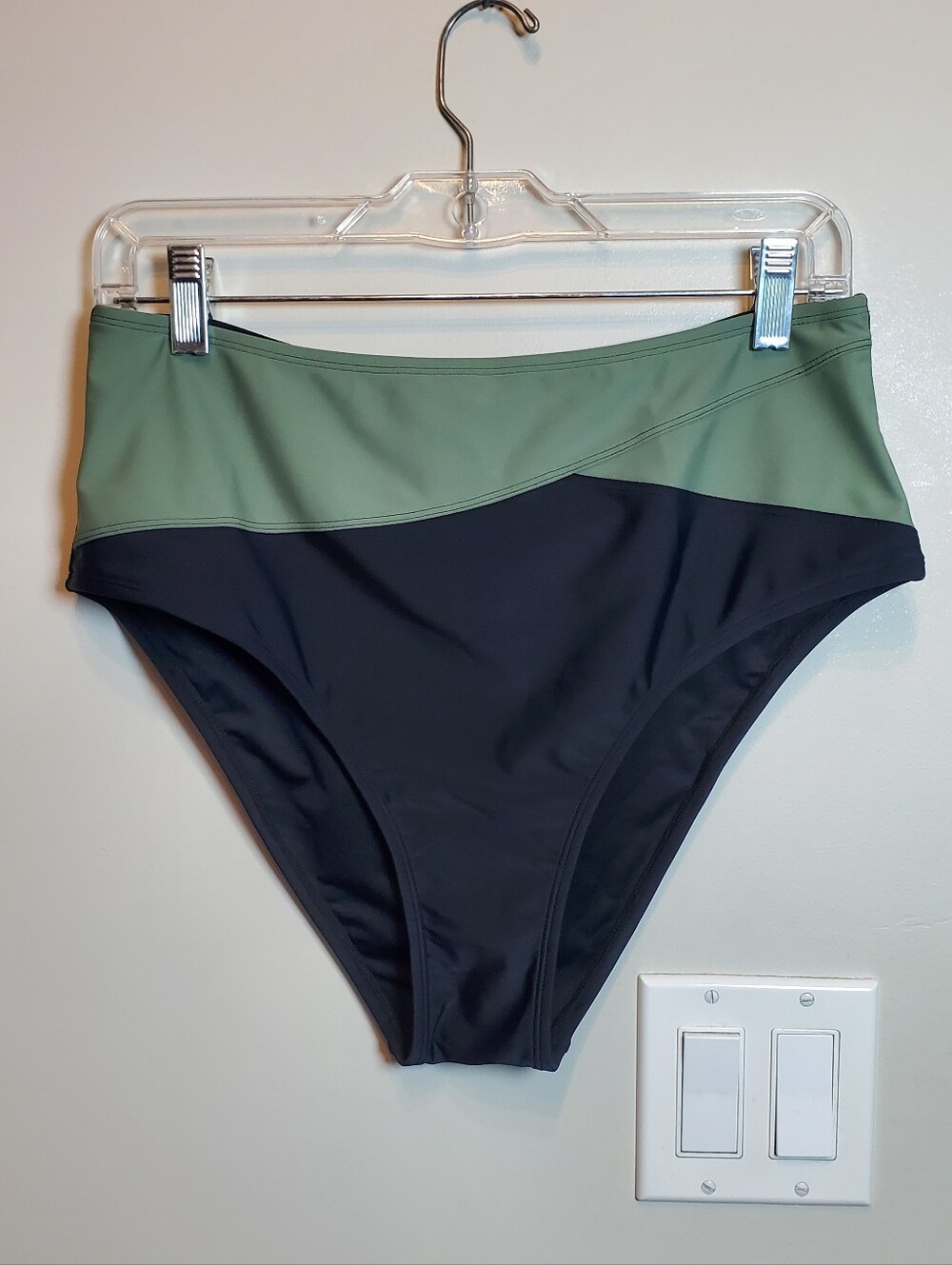 49. NWT - Cupshe Wrapped Bikini Top & High-Rise Bottoms Set - Picture 7 of 14